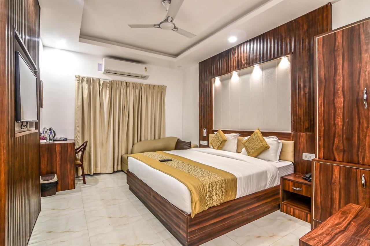 De Falcon Goa Beach Resort Candolim Extérieur photo