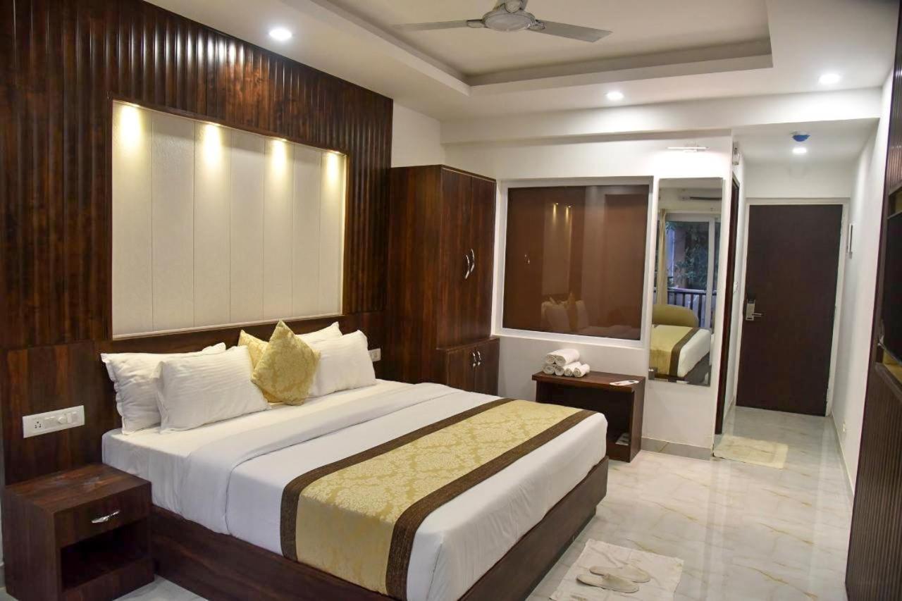De Falcon Goa Beach Resort Candolim Extérieur photo