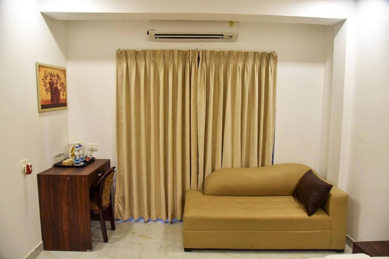 De Falcon Goa Beach Resort Candolim Extérieur photo