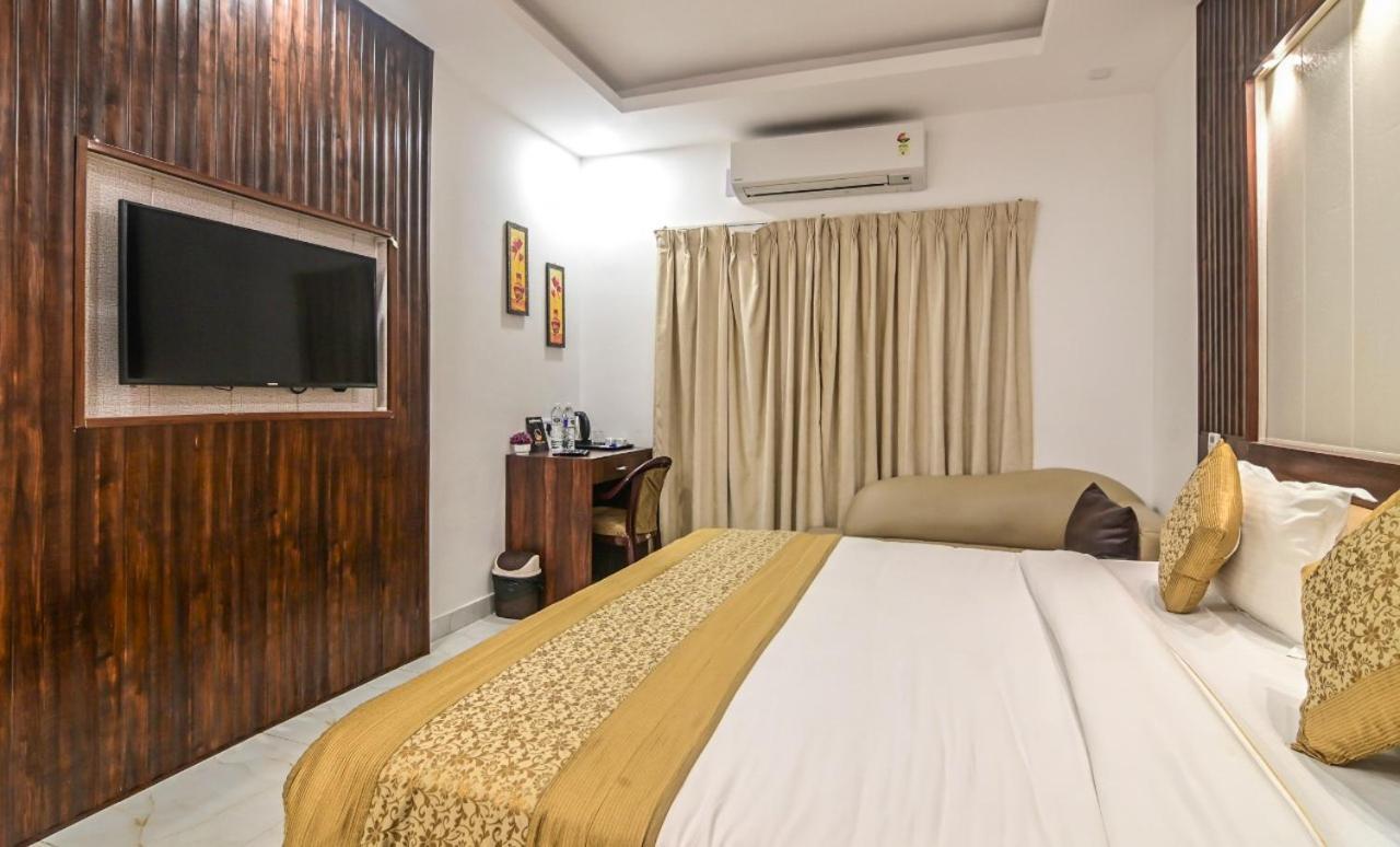 De Falcon Goa Beach Resort Candolim Extérieur photo